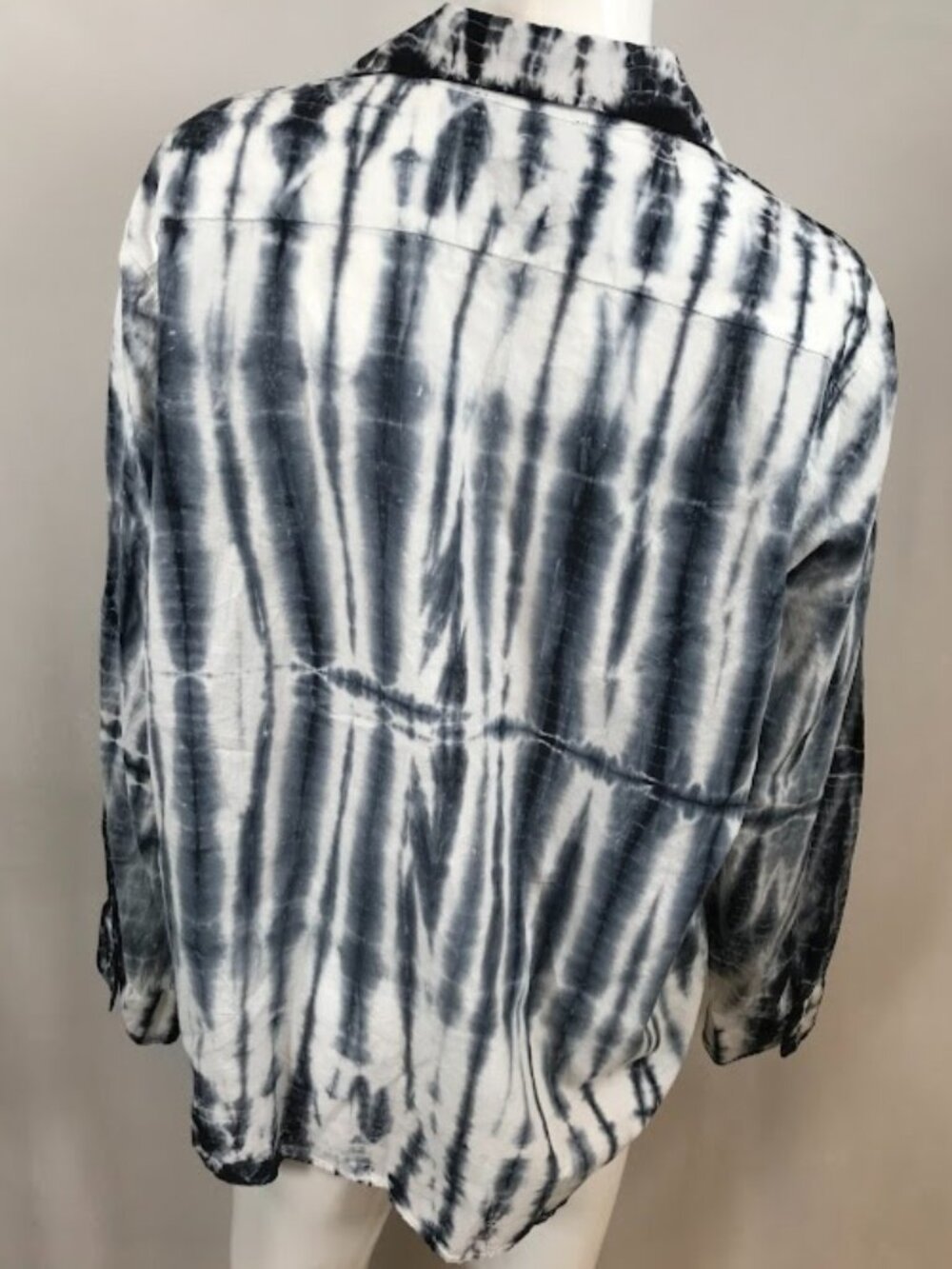 NWT Karen Kane Berry Blue Tie Dye Button Up Shirt Blouse XL - Picture 4 of 10
